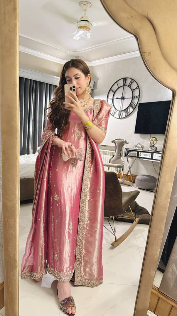 Pink kamdani (made to order)