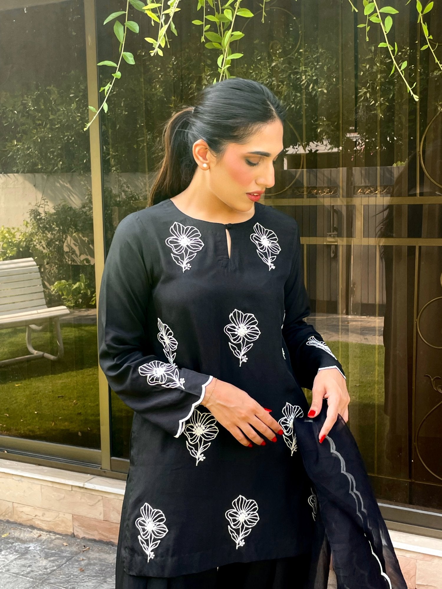 Black contrast (made to order)