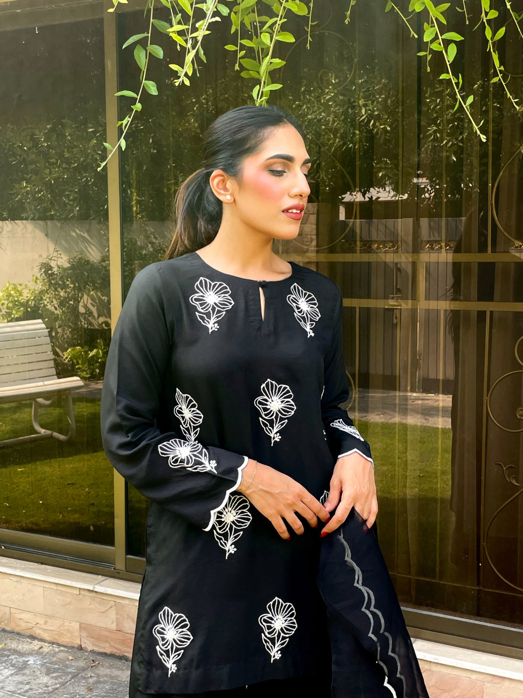 Black contrast (made to order)