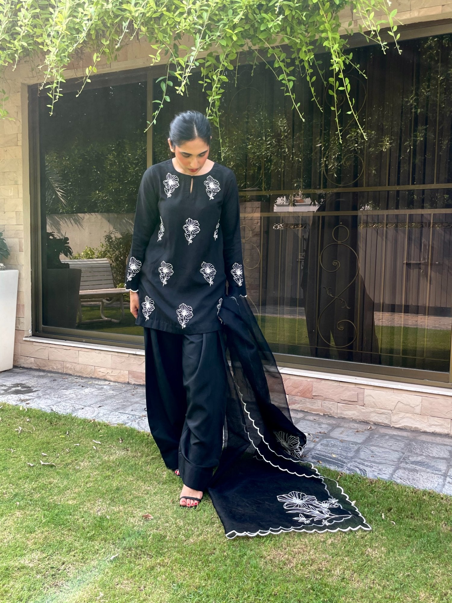 Black contrast (made to order)